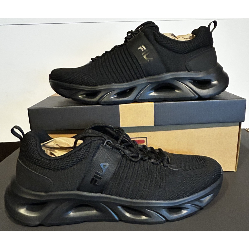 NWT Fila Aether Dash Men's Running Shoes Black And White Size 9.5